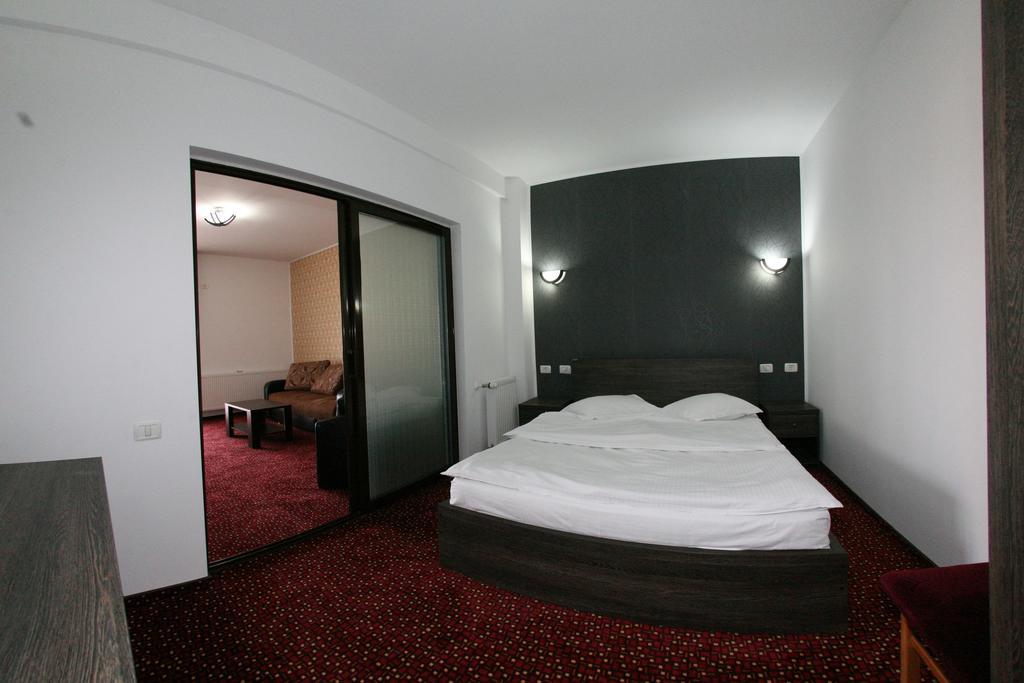 Hotel Rebis Brăila Exteriér fotografie