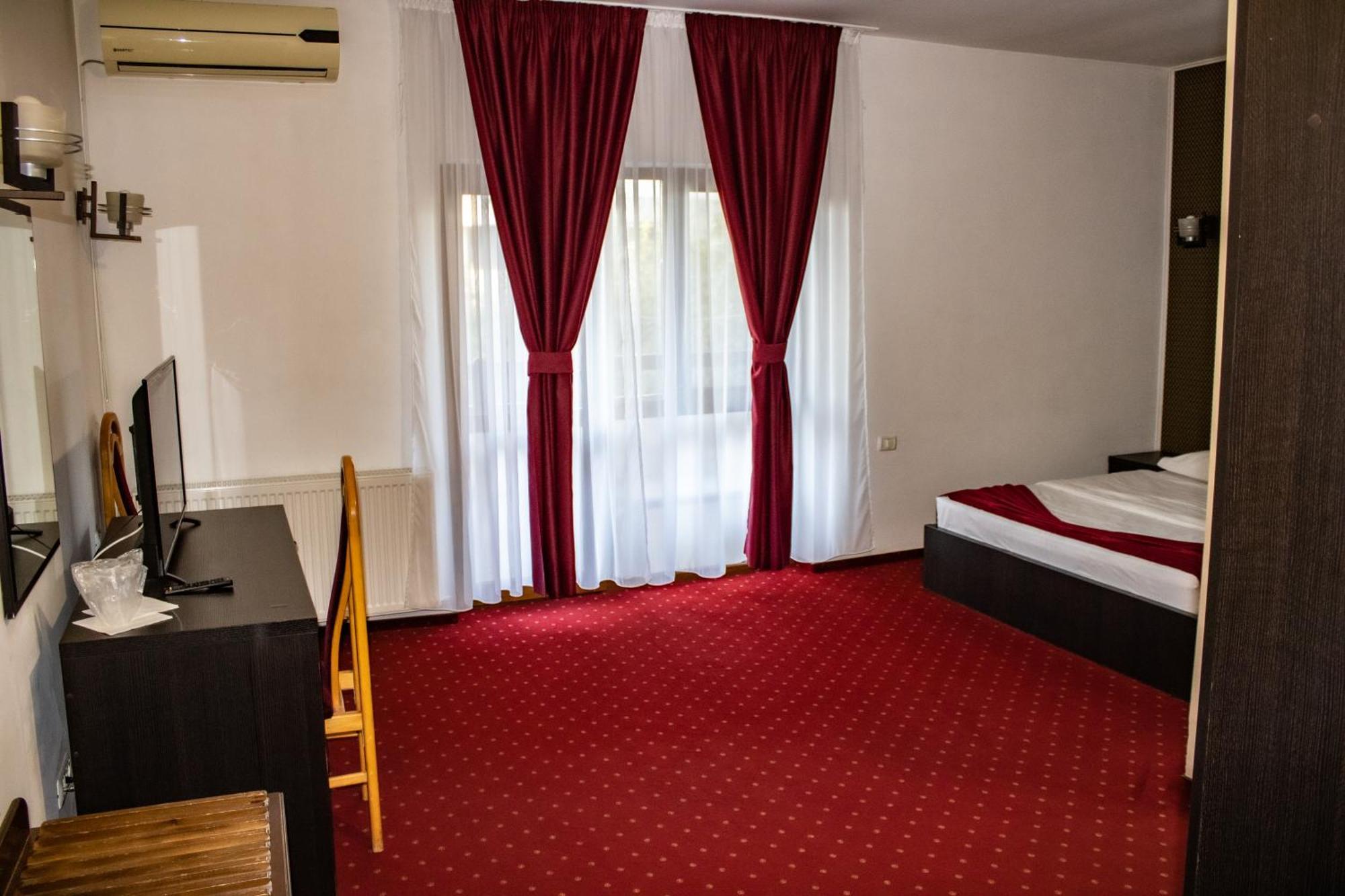 Hotel Rebis Brăila Exteriér fotografie